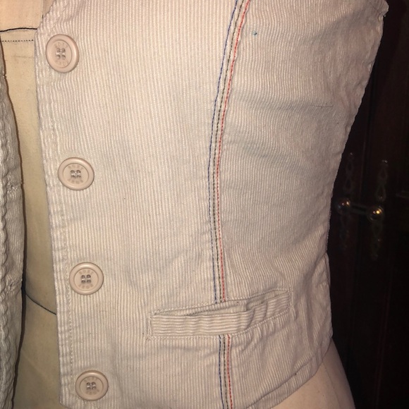 Vest - Picture 4 of 5